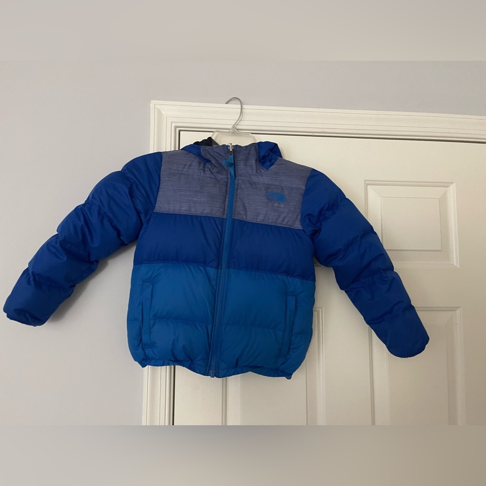 Boys hooded North Face puffy jacket, size small 7/8
